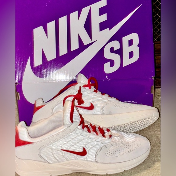 Unisex size 8 1/2 Nike vertebrae trending style NIB red on white - Picture 11 of 15